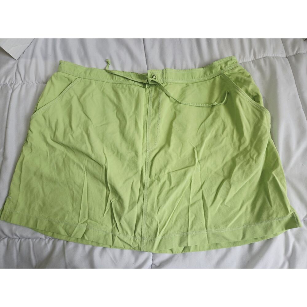 L.L.Bean Green Lime Skort Sz 16 Plus Confort Hiking Workout Woman Relaxed Y2k
